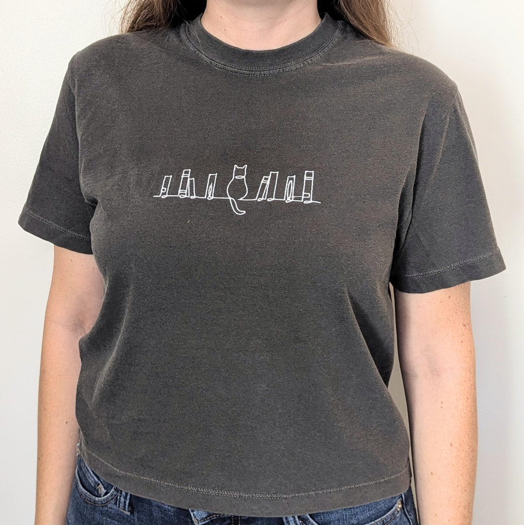 Cat Bookshelf Line Drawing Cropped Embroidered Shirt